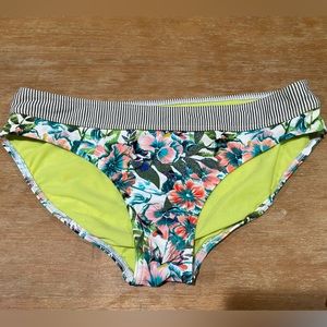 Prana swim bottoms - size large - tropical print with stripes EUC